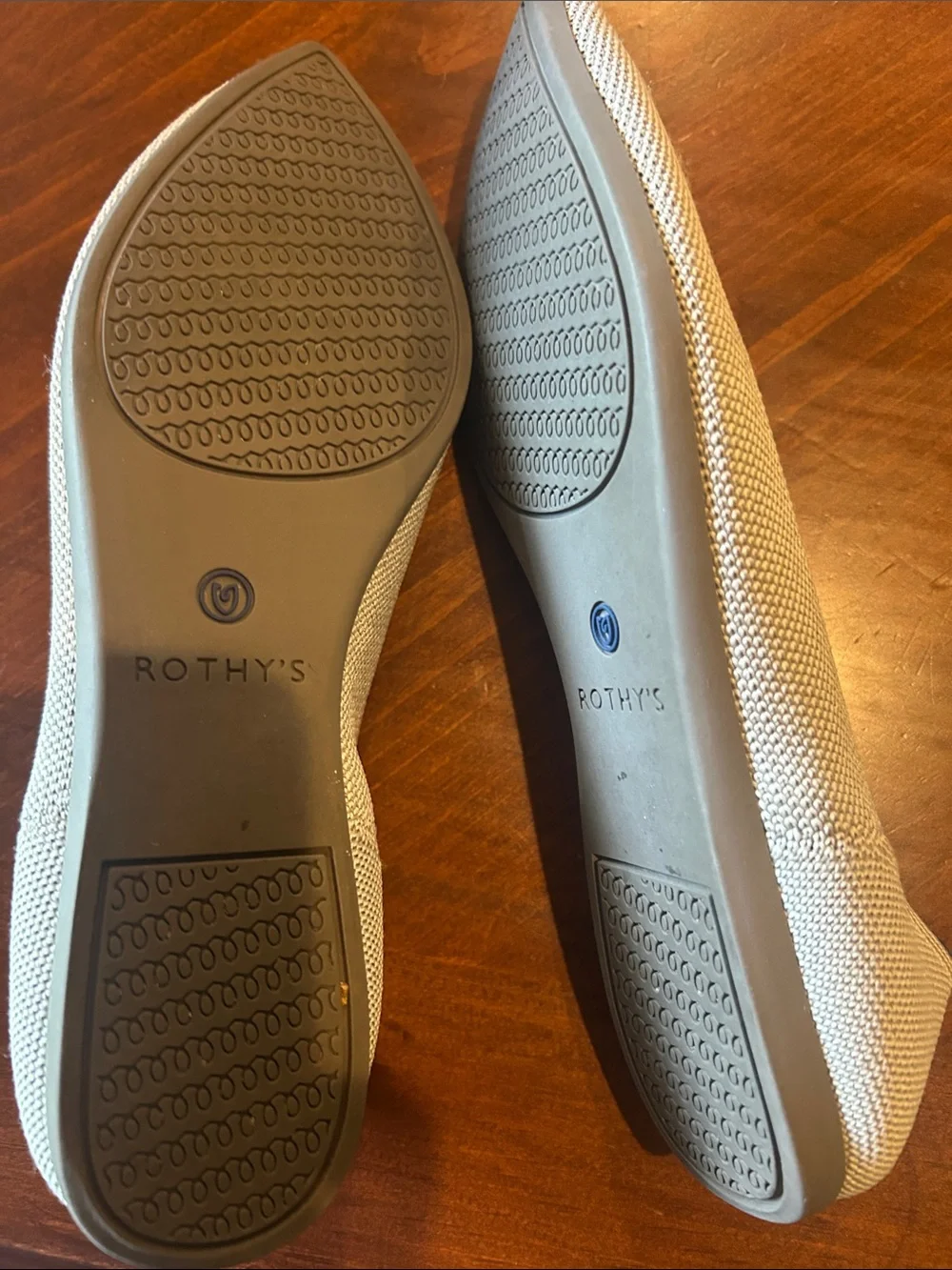 Rothy's Pointed Toe Knit Flats in Light Gray with Blue Trim